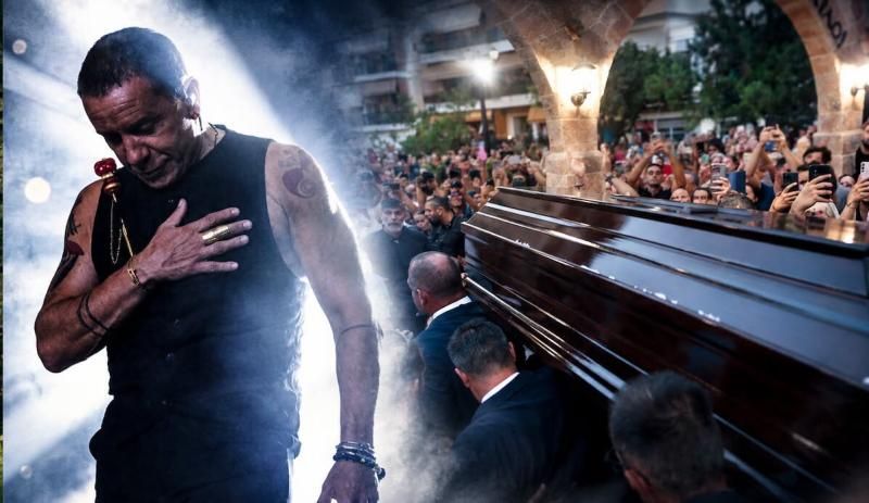 Ρίγη συγκίνησης! Κηδεία Μαζωνάκη: Αυτό το τραγούδι του θα τον συνοδεύσει στην τελευταία του κατοικία