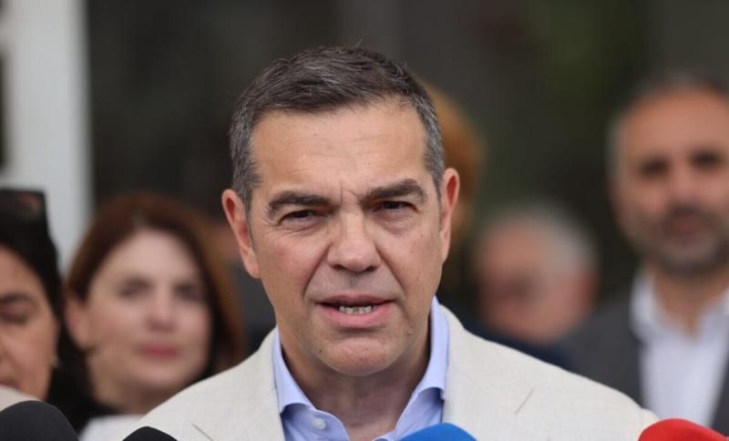 Με αυτόν βγαίνει πρώτος ο Τσίπρας: Ο πασίγνωστος παρουσιαστής που «κατεβάζει» στις εκλογές και του δίνει τη νίκη